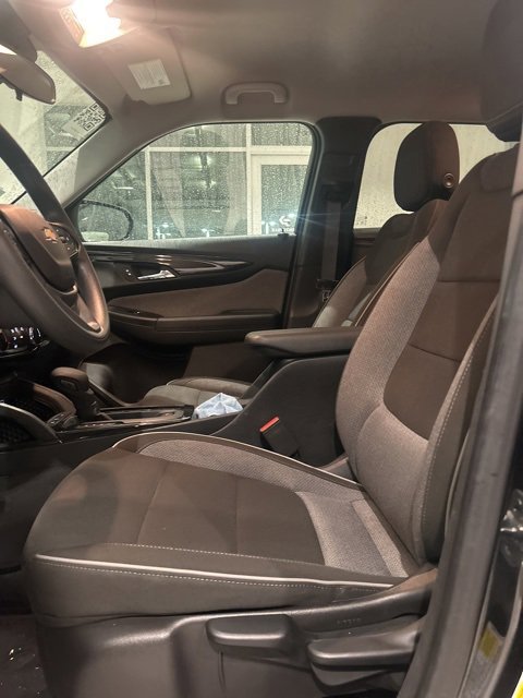 2025 Chevrolet Trailblazer LT photo 3