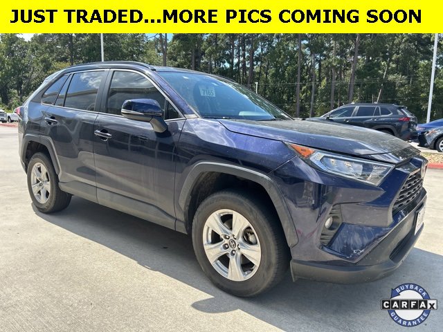 2020 Toyota RAV4 XLE photo 2