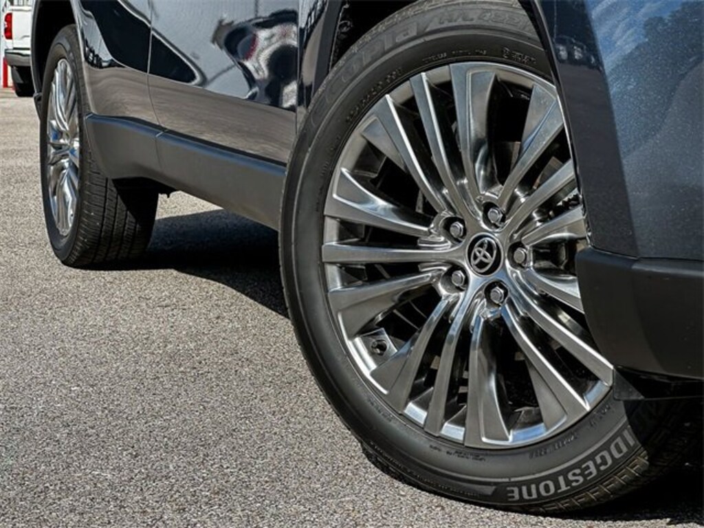 Certified 2024 Toyota Venza LE SUV