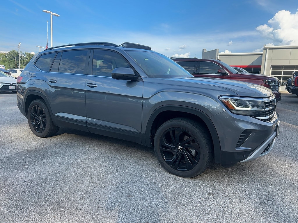 Pre-Owned 2022 Volkswagen Atlas 3.6L V6 SE w/Technology