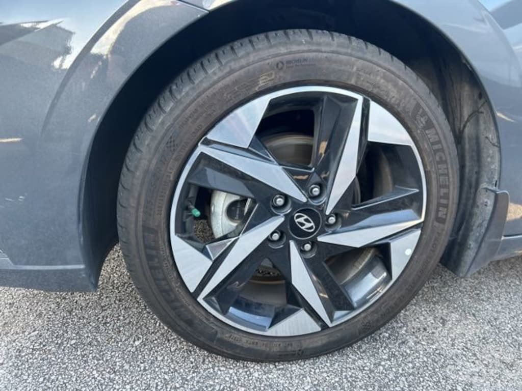 Used 2023 Hyundai Elantra SEL Sedan
