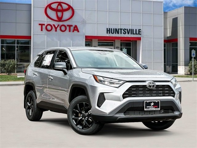 2025 Toyota RAV4 LE's photo