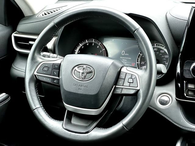 2024 Toyota Highlander LE - Photo 31