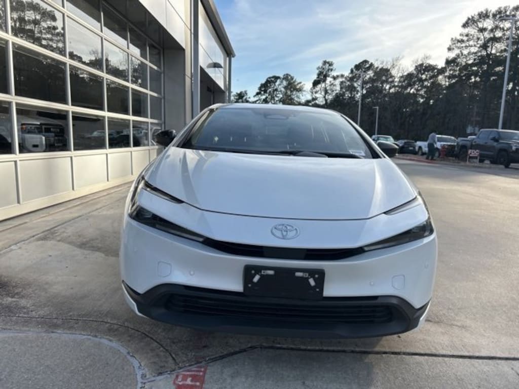 Used 2025 Toyota Prius LE Hatchback