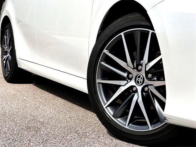 2024 Toyota Camry XLE photo 2