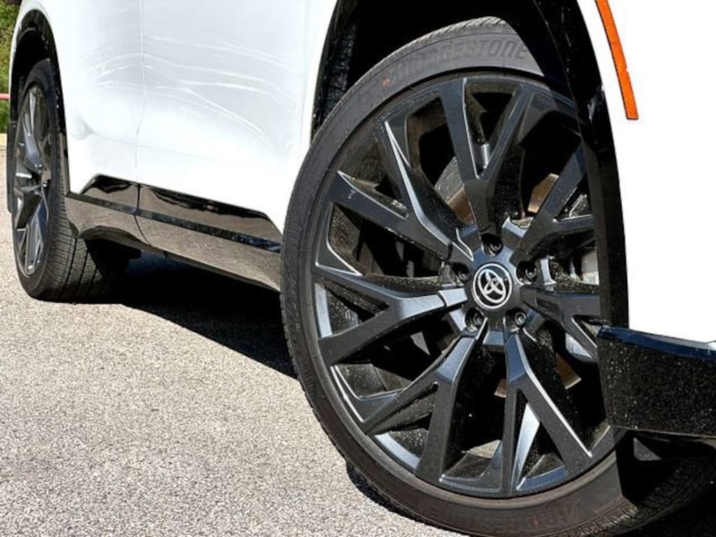 New 2025 Toyota Crown Signia Limited LIMITED