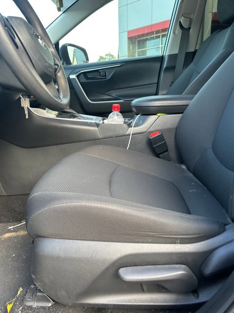 2024 Toyota RAV4 LE photo 3
