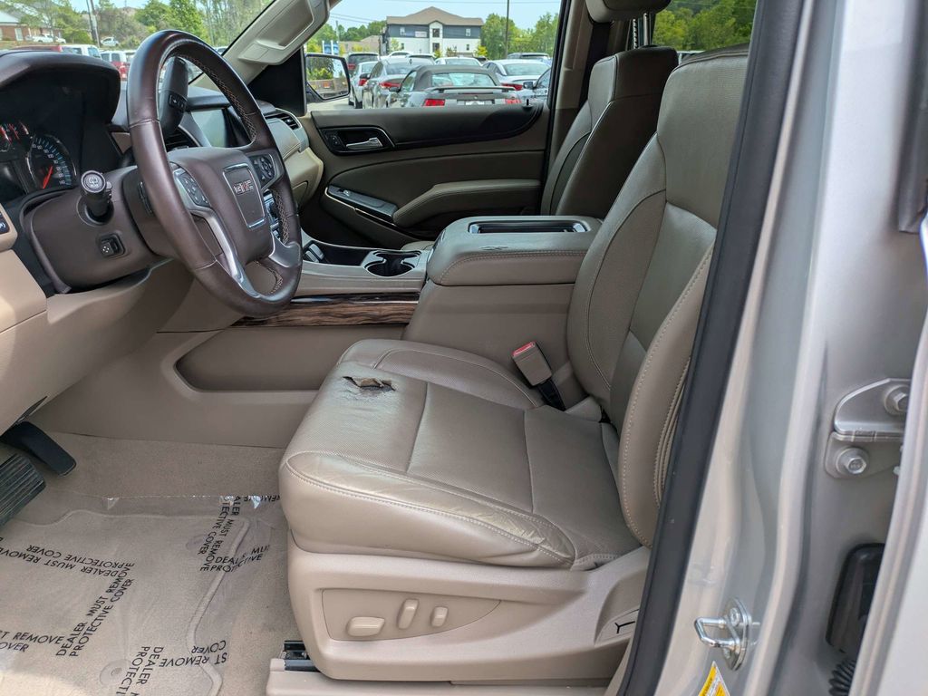 2019 GMC Yukon XL SLT - Photo 19