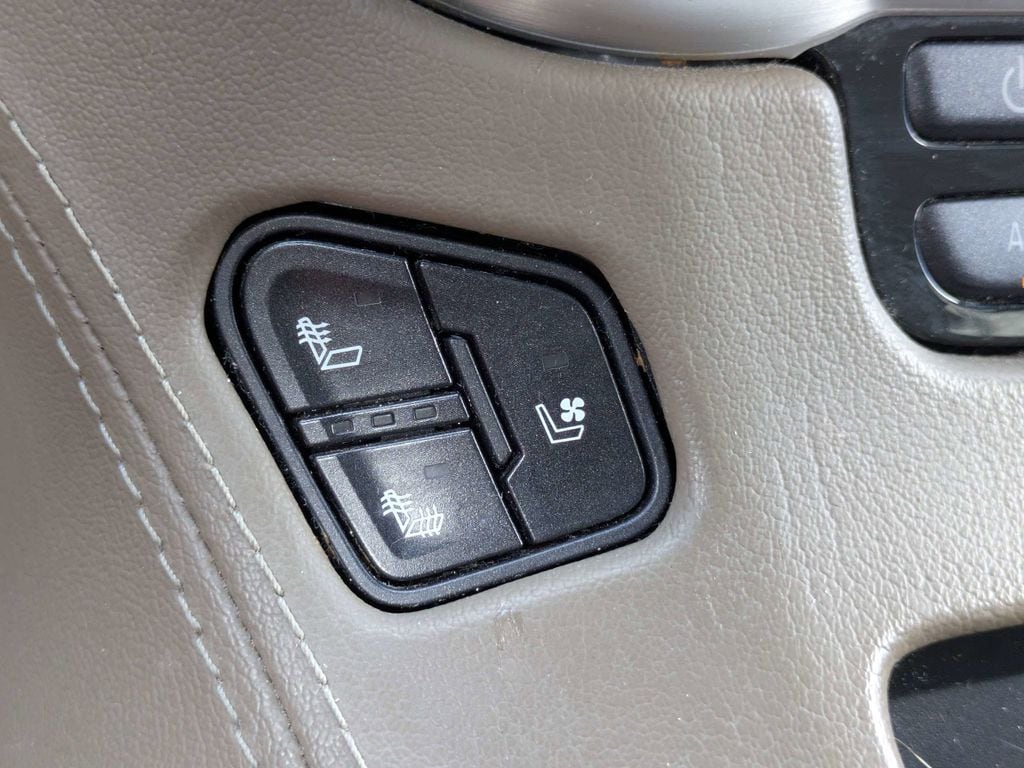 2019 GMC Yukon XL SLT - Photo 23