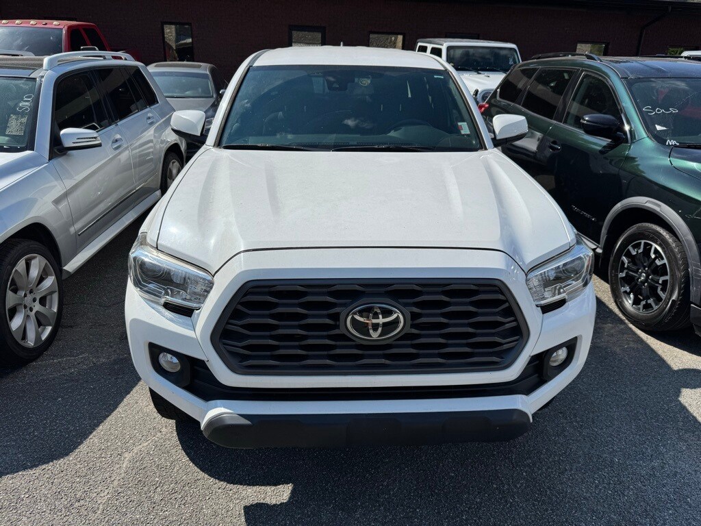 2020 Toyota Tacoma Double Cab photo 2