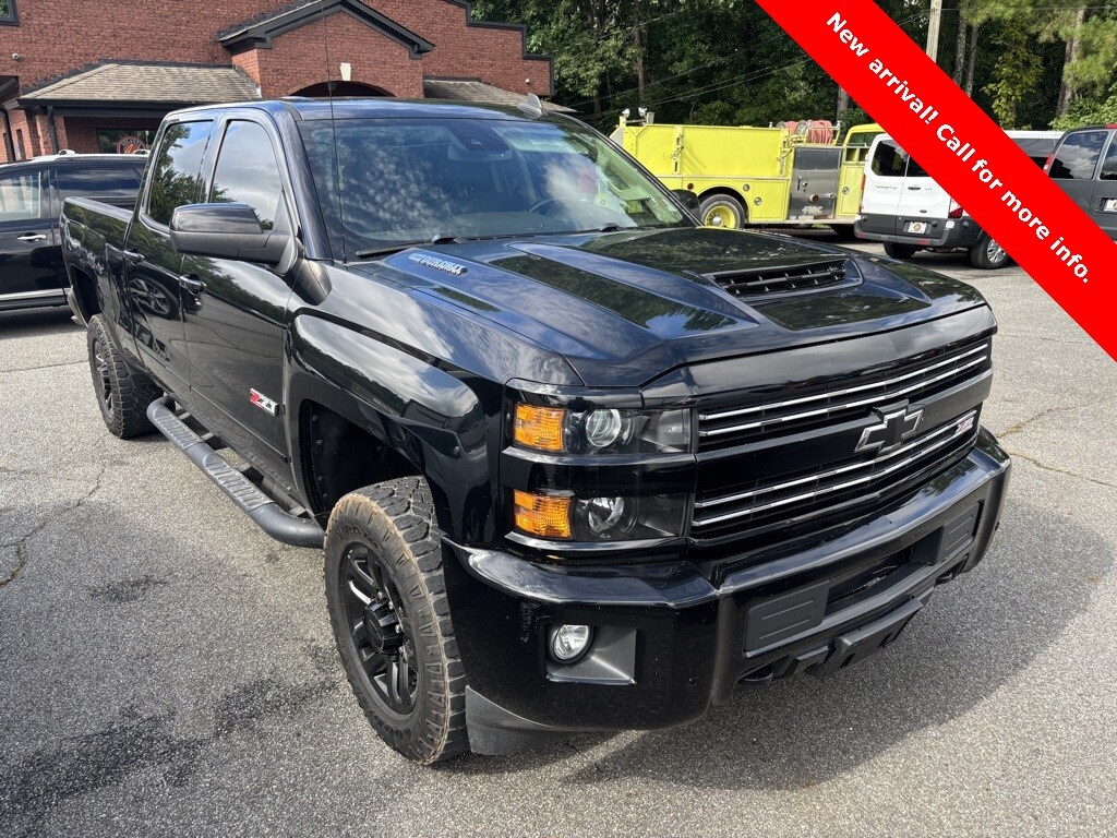 2018 Chevrolet Silverado 2500HD LTZ photo 2
