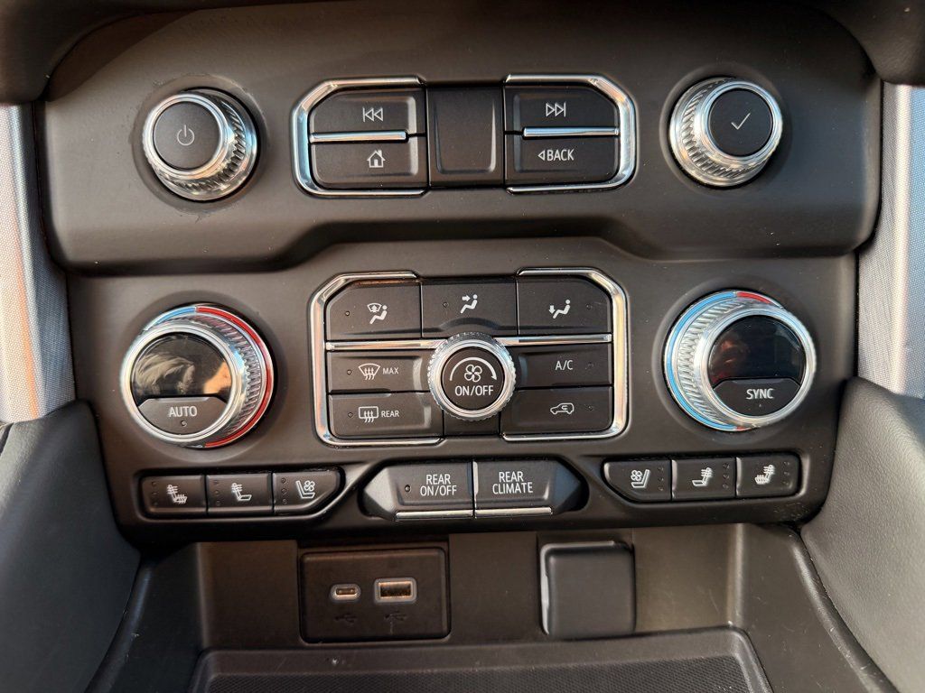 2023 GMC Yukon XL SLT - Photo 21