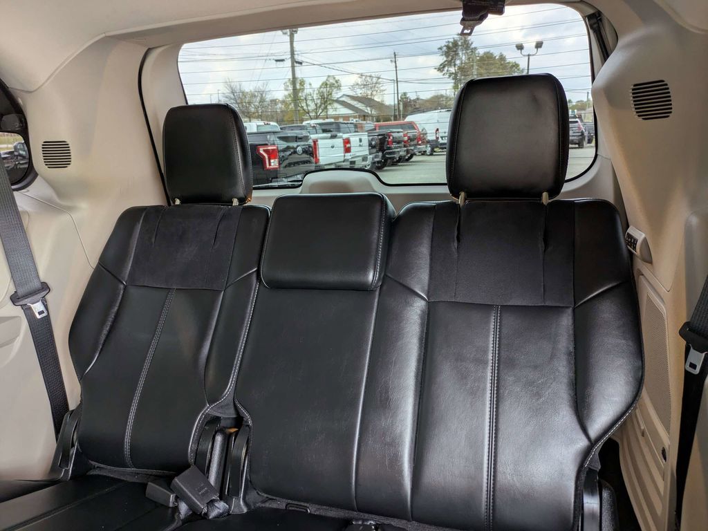 2013 Chrysler Town & Country Limited - Photo 14