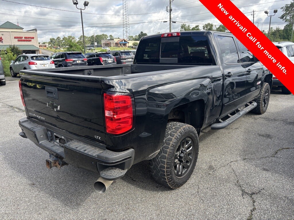 2018 Chevrolet Silverado 2500HD LTZ photo 3