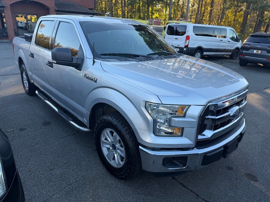 2015 Ford F-150 XLT photo 3