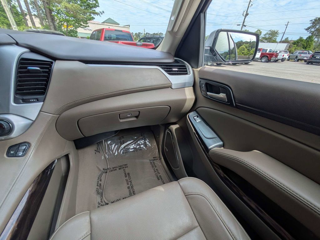 2019 GMC Yukon XL SLT - Photo 16