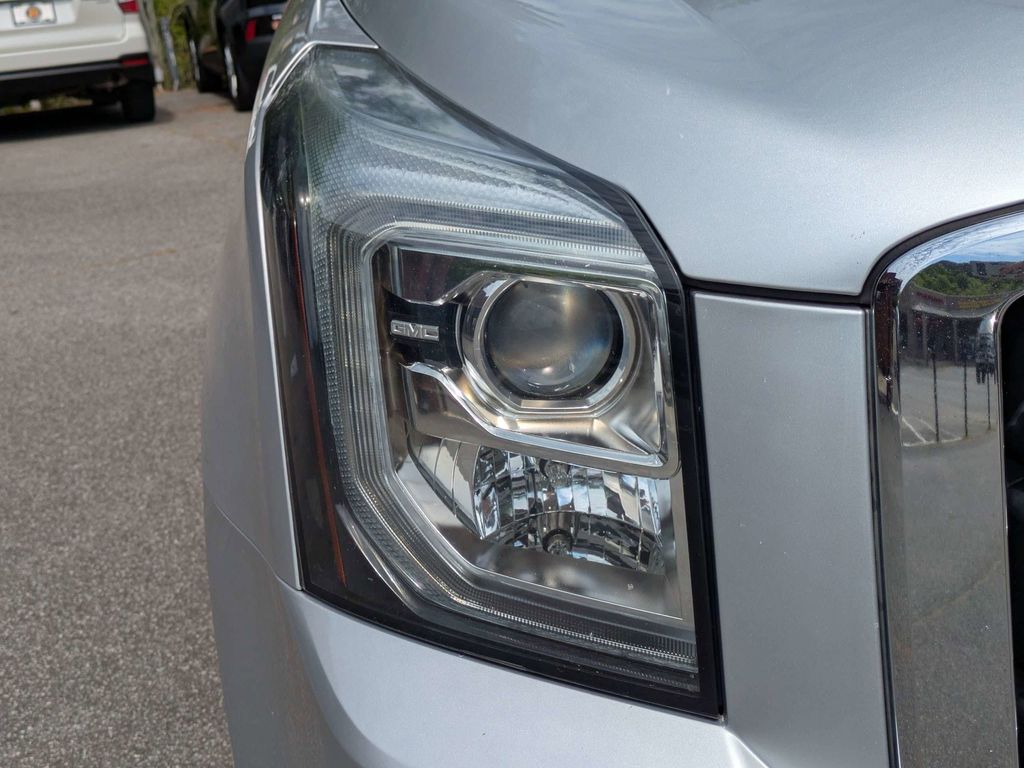 2019 GMC Yukon XL SLT - Photo 10