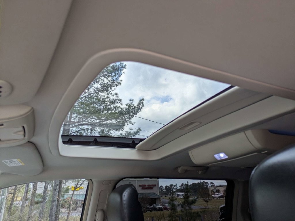 2013 Chrysler Town & Country Limited - Photo 25