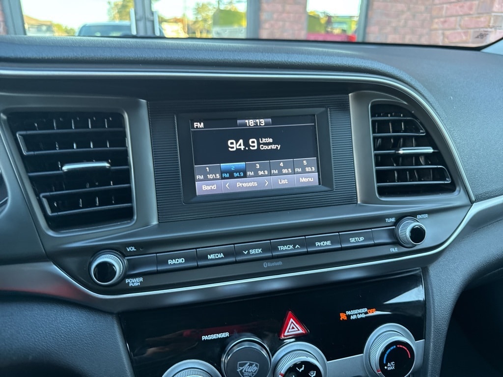 Used 2019 Hyundai Elantra SE Sedan