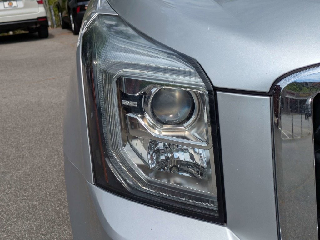 2019 GMC Yukon XL SLT - Photo 10