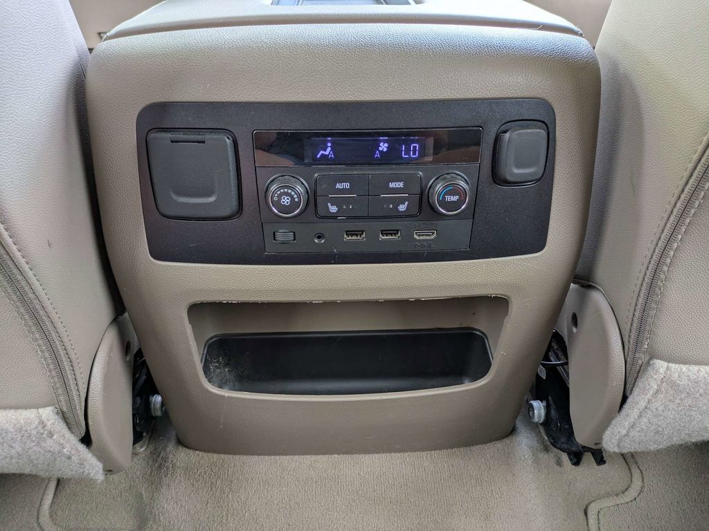 2019 GMC Yukon XL SLT - Photo 13
