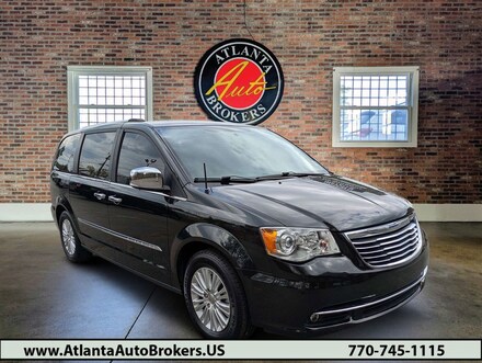 2013 Chrysler Town & Country Limited Minivan/Van