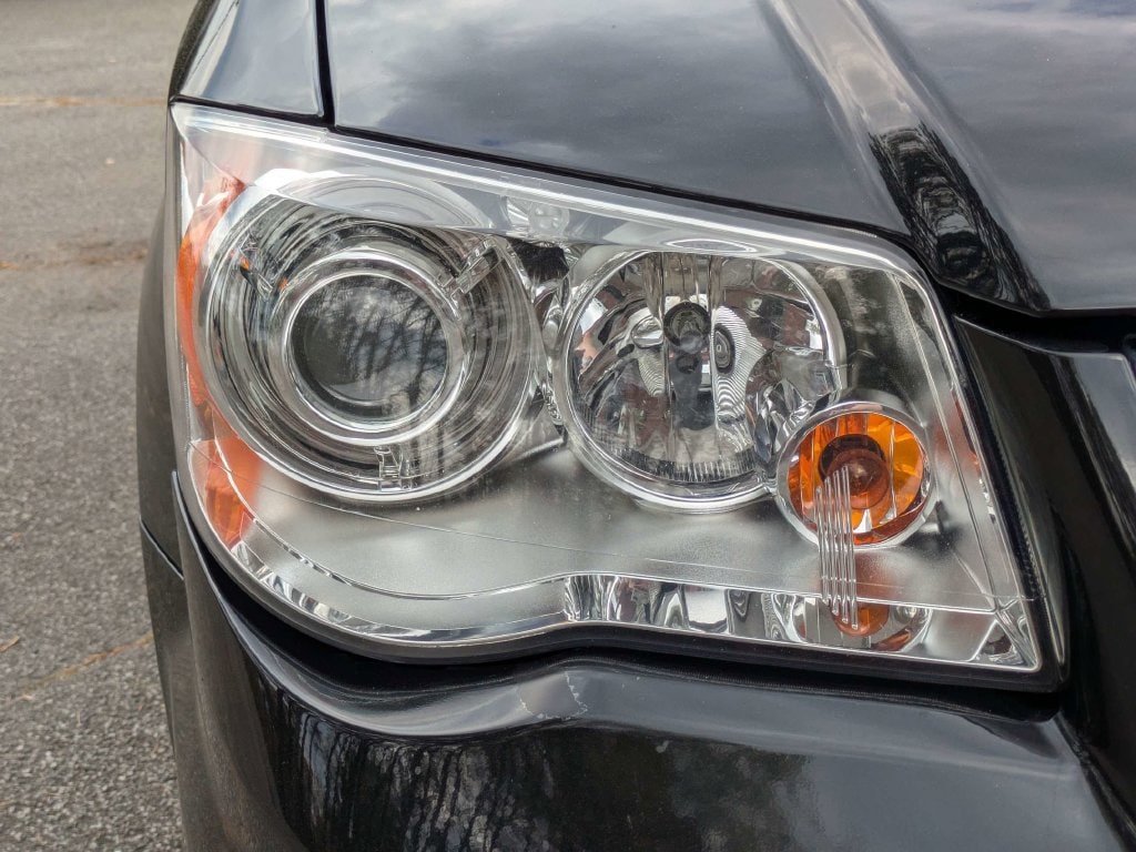 2013 Chrysler Town & Country Limited - Photo 10