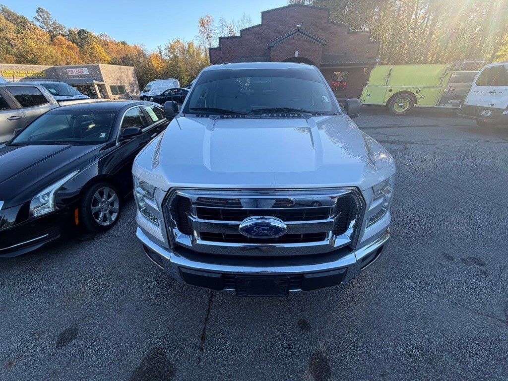 2015 Ford F-150 XLT photo 2