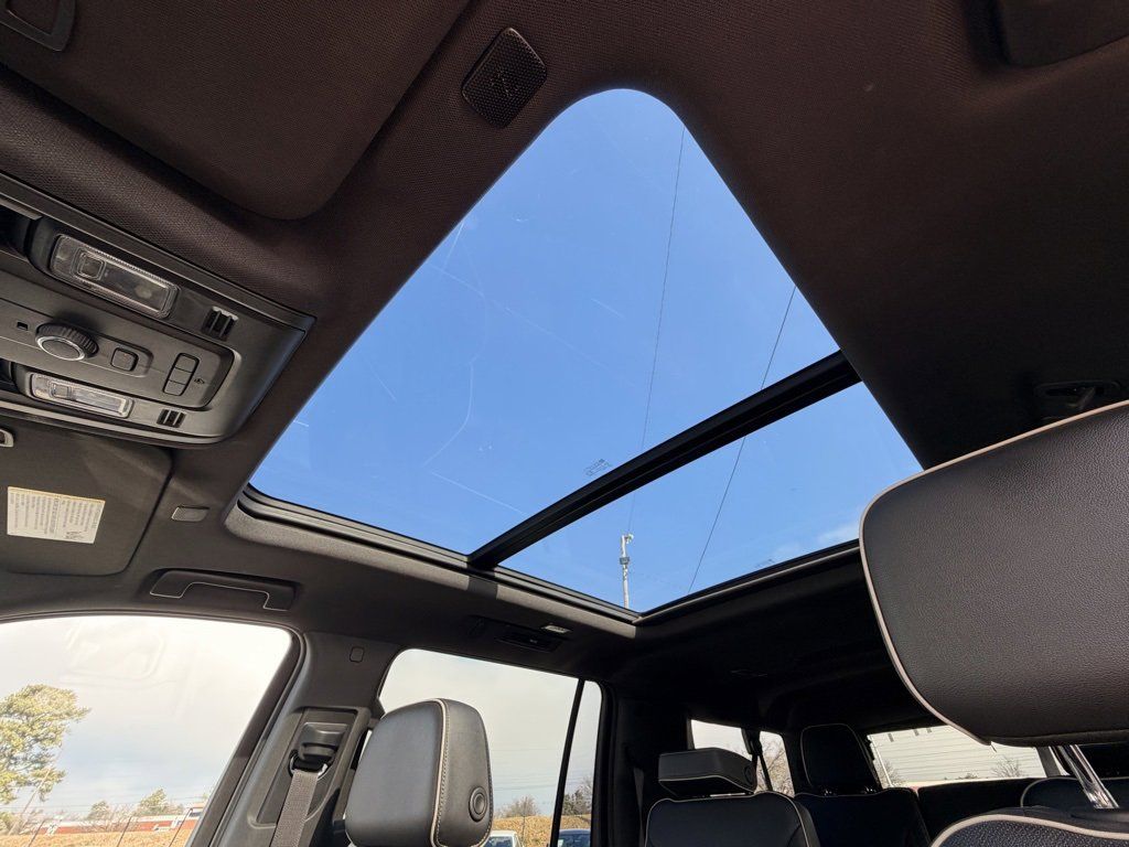 2023 GMC Yukon XL SLT - Photo 24