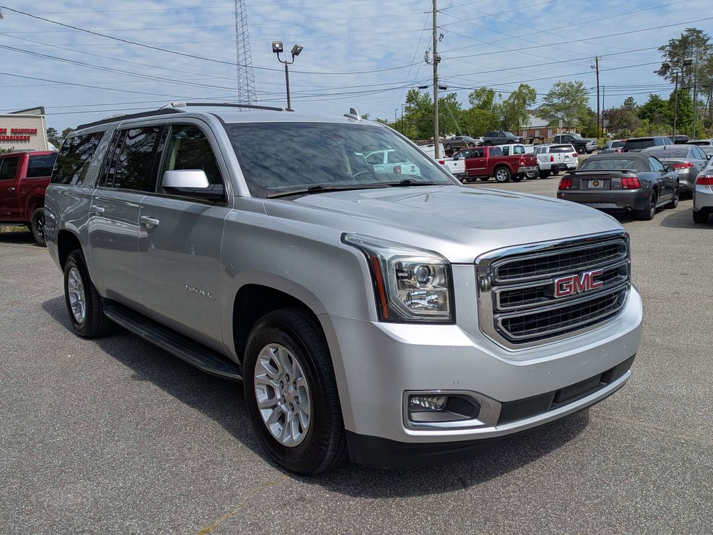 2019 GMC Yukon XL SLT - Photo 2