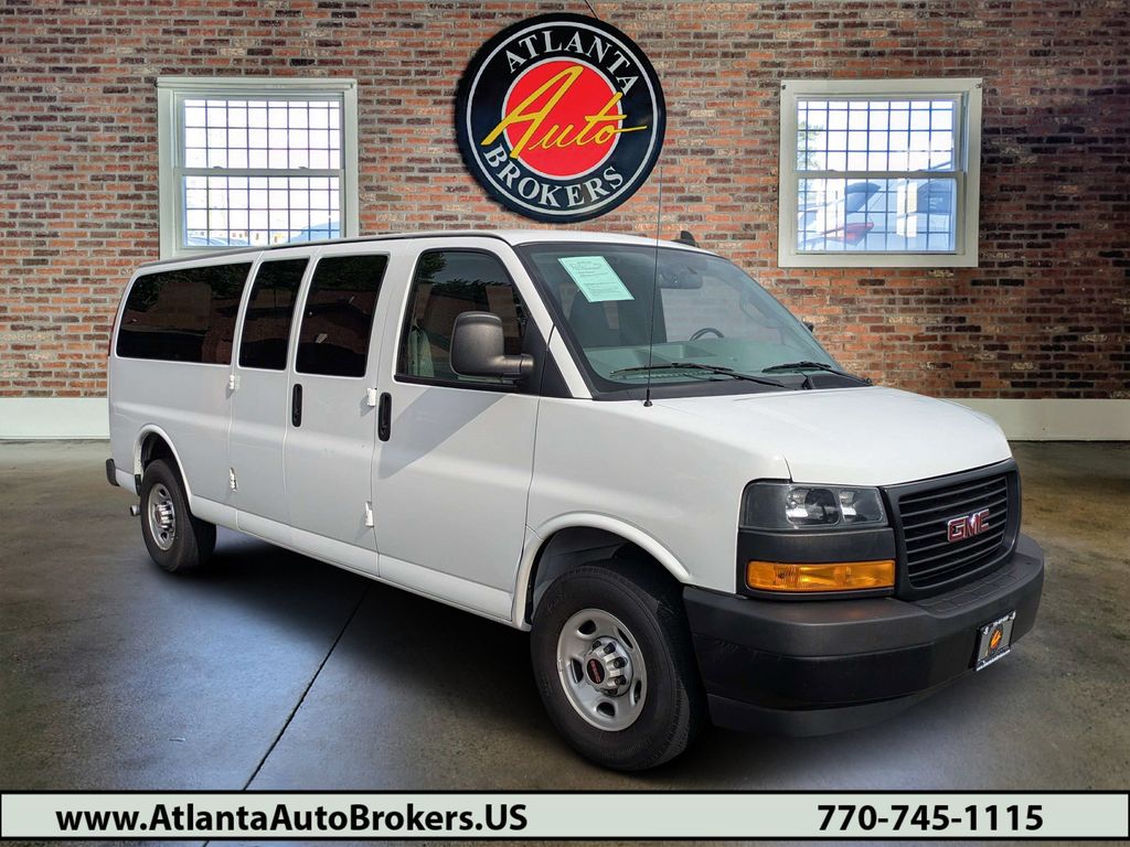 2023 GMC Savana Passenger