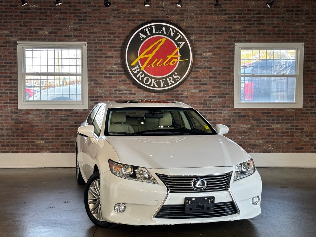 2015 Lexus ES 350's photo