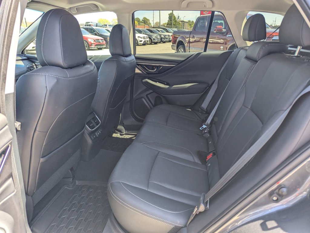 2021 Subaru Outback Limited - Photo 13