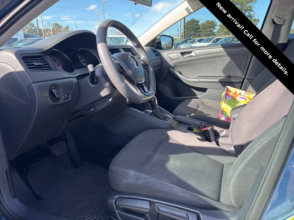 2015 Volkswagen Jetta 2.0 S photo 3