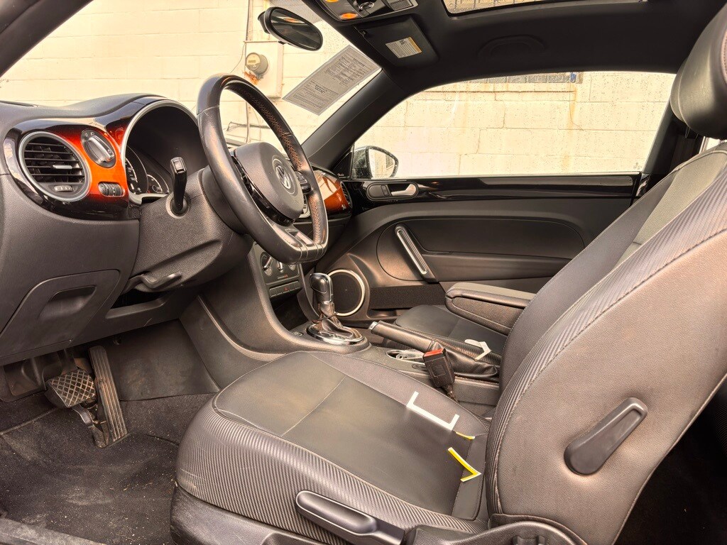 2013 Volkswagen Beetle 2.5L photo 3