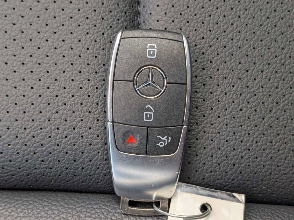 2025 Mercedes-Benz GLE GLE350 - Photo 32