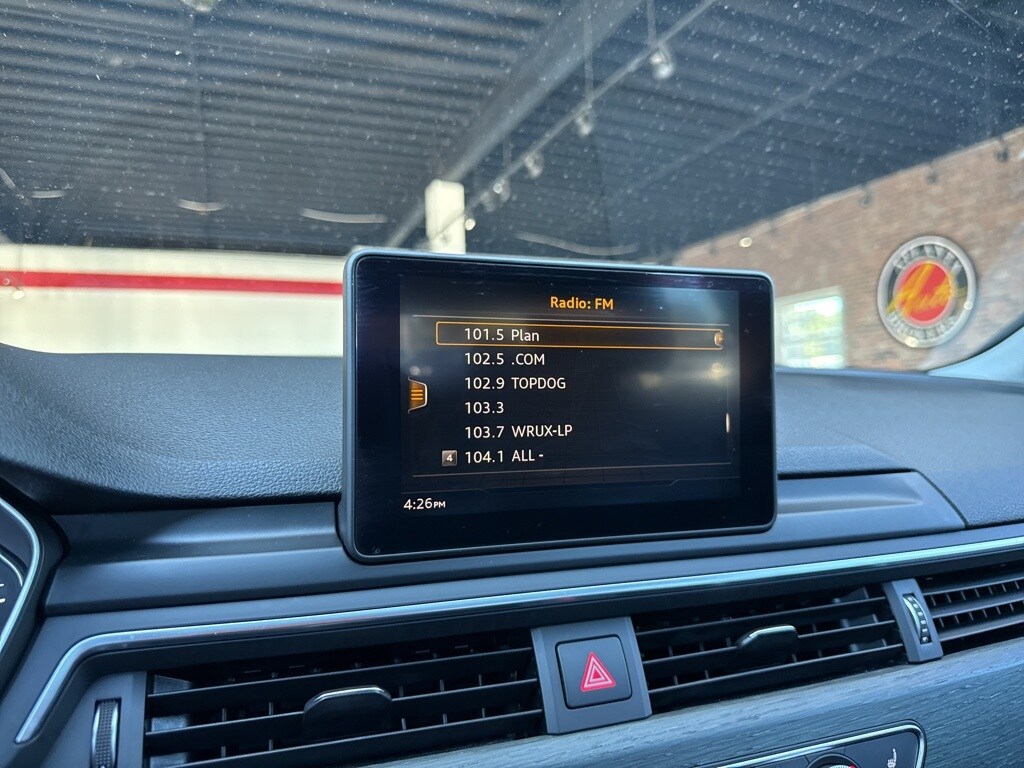 2018 Audi A4 2.0T Ultra Premium photo 3