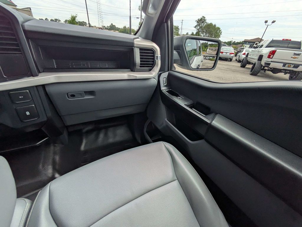 2022 Ford F-150 XL - Photo 17