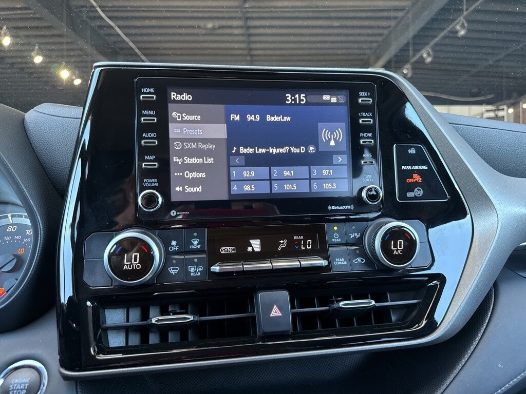 2022 Toyota Highlander L photo 3