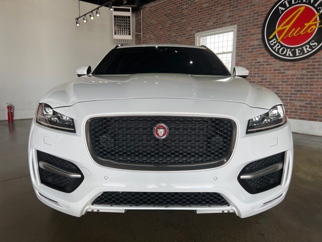 2017 Jaguar F-PACE R-Sport photo 2