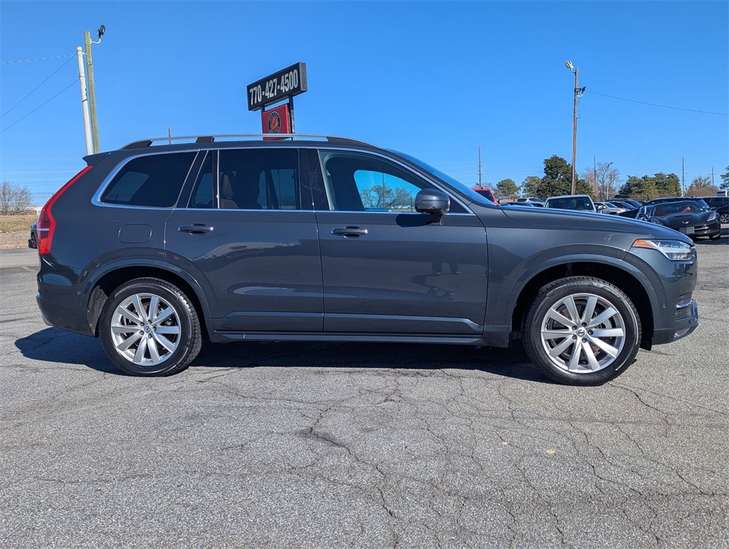 Used 2017 Volvo XC90 T6 Momentum SUV