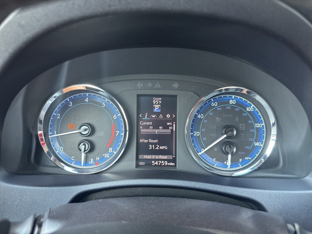 2017 Toyota Corolla SE photo 2