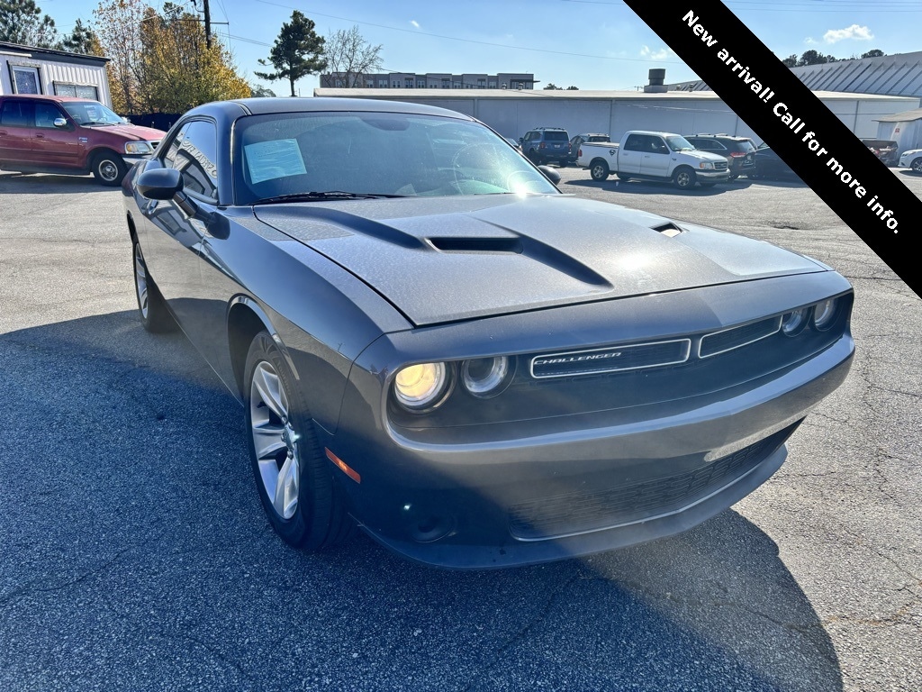 2018 Dodge Challenger SXT's photo