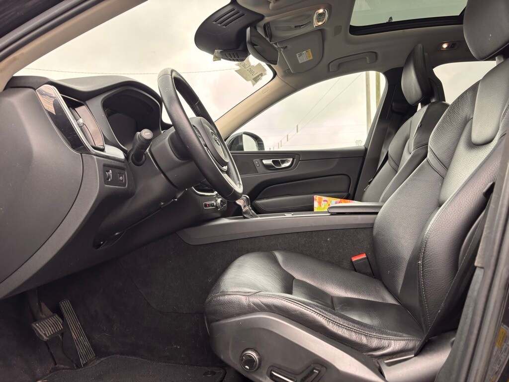 Used 2018 Volvo XC60 T5 Momentum SUV