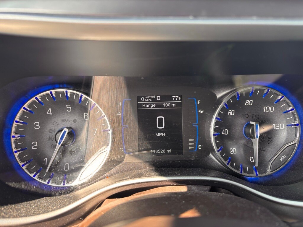 2017 Chrysler Pacifica Touring photo 2