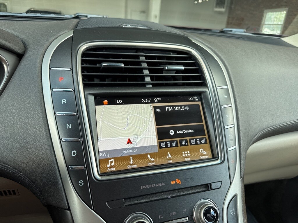 2017 Lincoln MKX Reserve photo 3