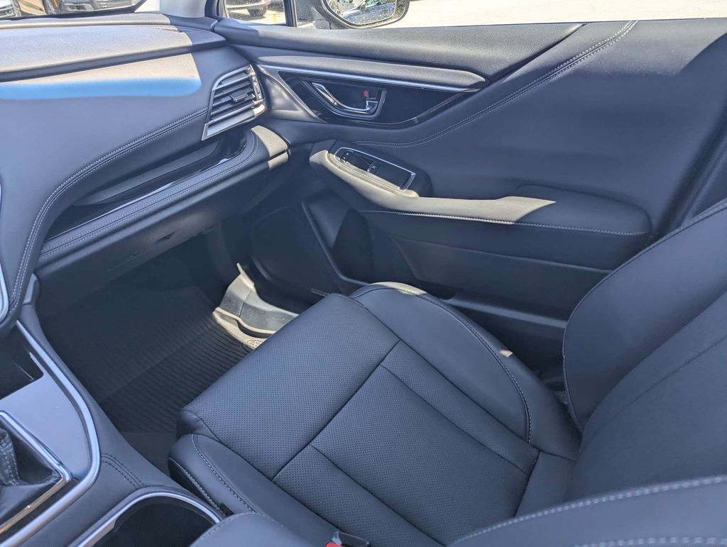 2021 Subaru Outback Limited - Photo 15