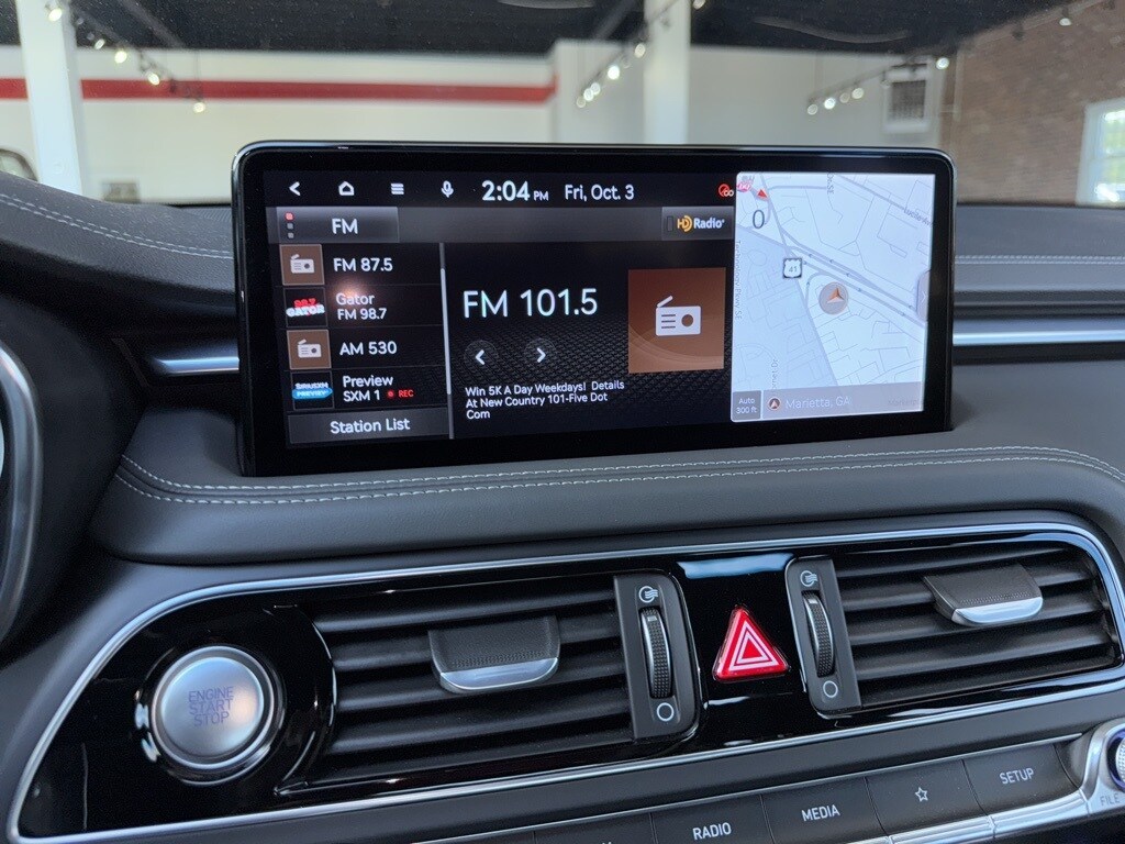 2022 Genesis G70 2.0T photo 3
