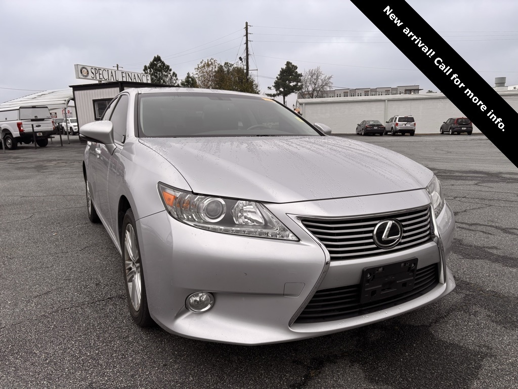 2015 Lexus ES 350's photo