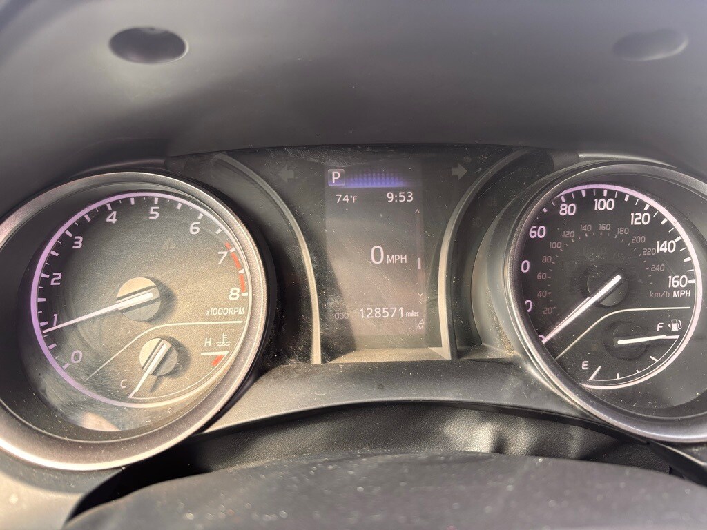 2021 Toyota Camry SE photo 2